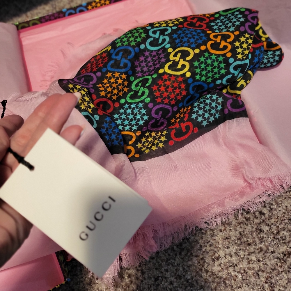 Gucci scarf